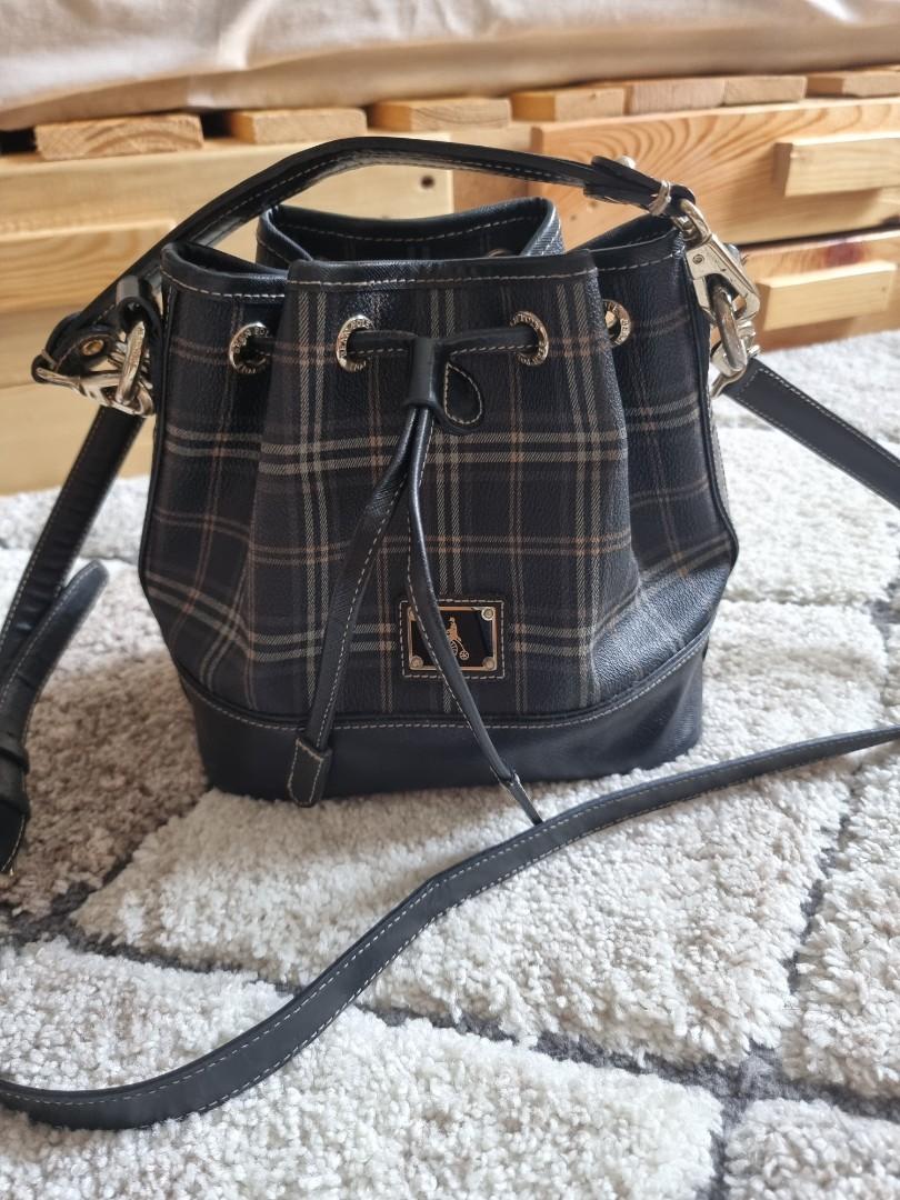 Bean Pole Bucket Bag