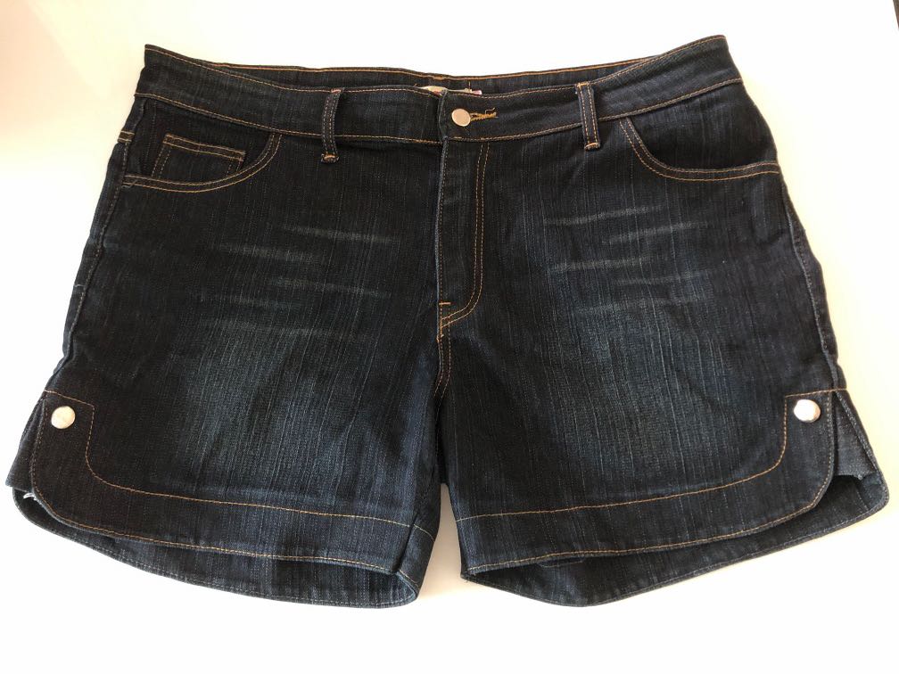 BN XXXL Denim Shorts (Size 40), Babies 