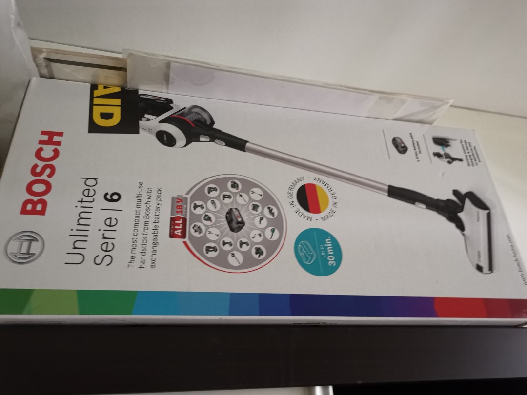 Bosch Handstick Vacuum Unlimited Serie 6 BCS611P4A, TV & Home