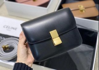 (Category: ) located in . Submitted by japanandsingaporeluxepreloved (Listing ID 1164286952, Image 1). Description: .