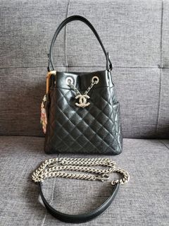 (Category: ) located in . Submitted by luxury_essentials (Listing ID 1164325208, Image 1). Description: .
