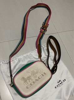 (Category: ) located in . Submitted by insidehercloset (Listing ID 1164388942, Image 1). Description: .