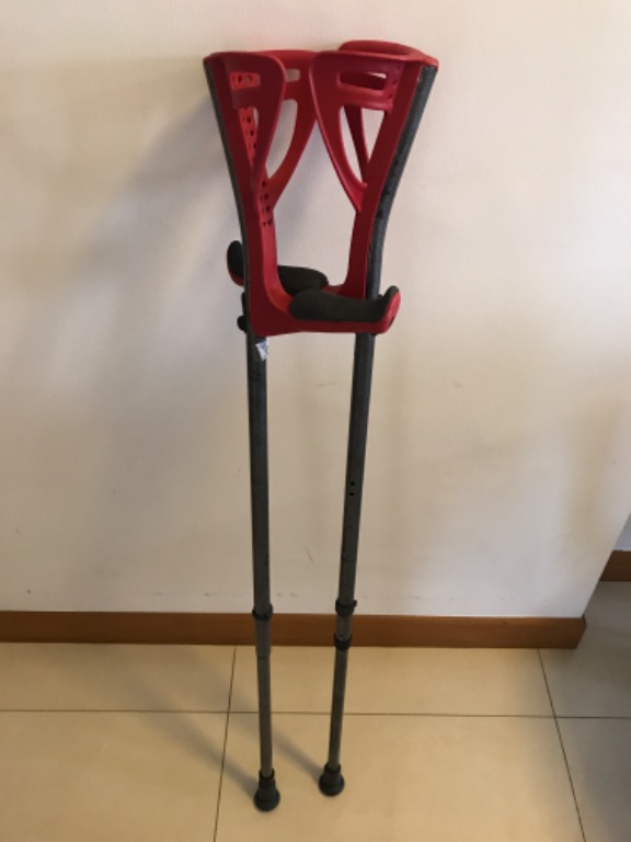 Crutches height adjustable, Everything Else on Carousell