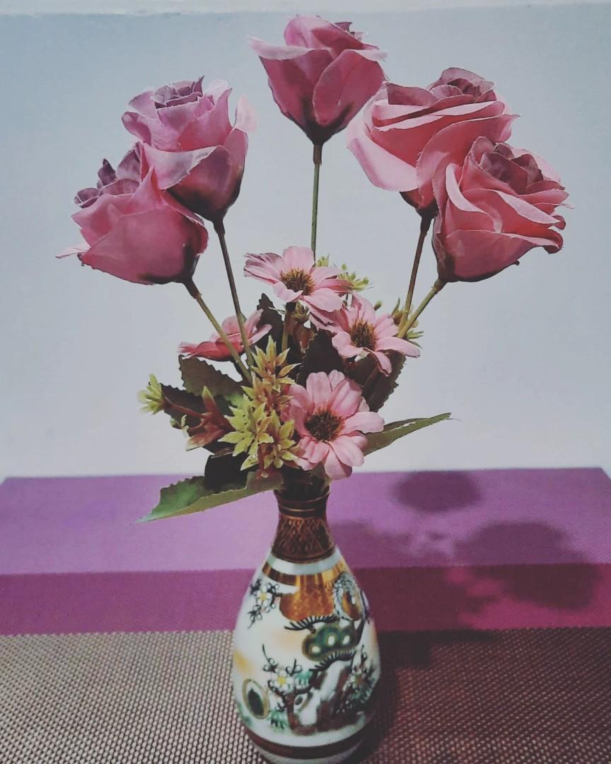 Desk Vase with Flowers Display, Furniture & Home Living, Home Decor