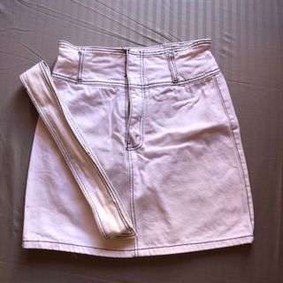 (Category: ) located in . Submitted by thrift.jules (Listing ID 1164268313, Image 1). Description: .
