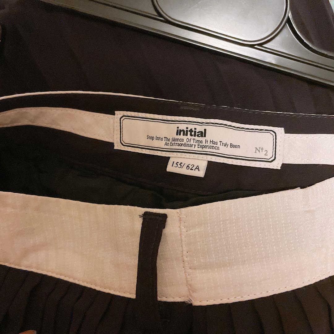 Initial pants （分類：連身裙）位於 Hong Kong。 由 secondparking 提交（商品編號 1155430071，圖片 3）。簡介： Color dark purple Length 85cm Waist 67cm。