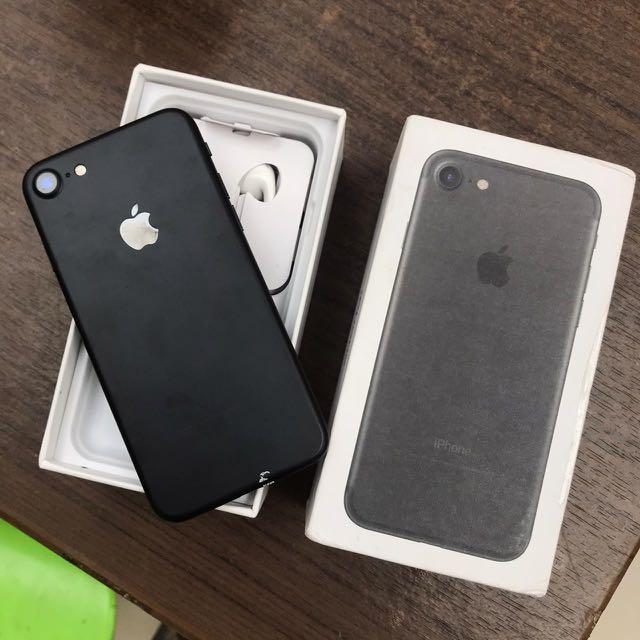 iPhone 7 Black 128 GB au iPhone 7 Black 128 GB au Apple iPhone 7 Black