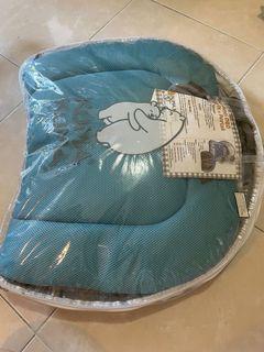 Kumakuma tempat tidur bayi dengan kelambu