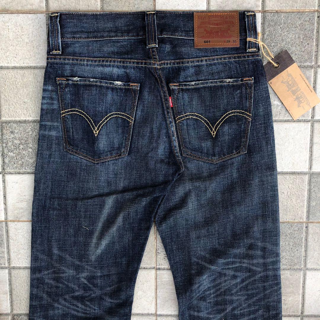 LEVIS 601 BNWT, Fesyen Pria, Pakaian , Bawahan di Carousell