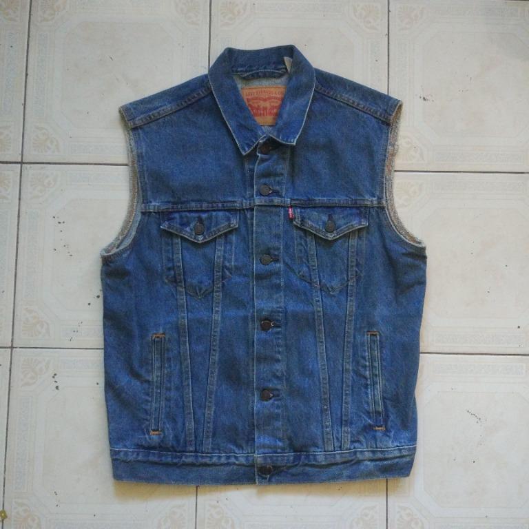 Levis Denim Vest M, Men's Fashion, Coats, Jackets and Outerwear on Carousell