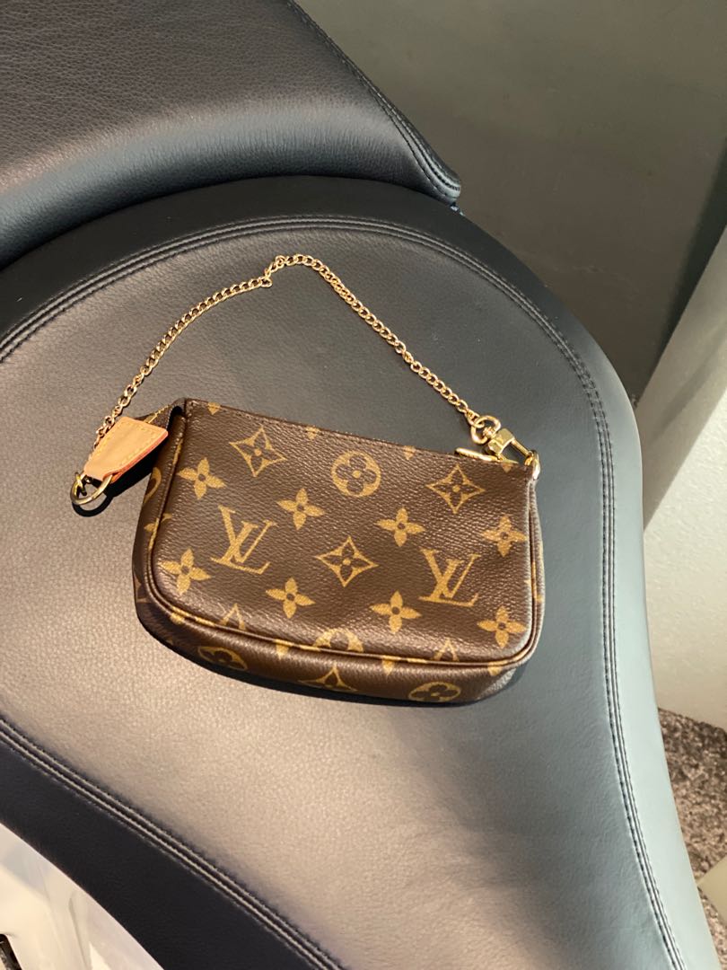 Authentic Louis Vuitton LV Pink Monogram Embossed Mini Pochette Accessoires  Summer By The Pool Collection (hard to find!!), Luxury, Bags & Wallets on  Carousell