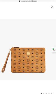 MCM 真品大手拿包 Wristlet Zip Pouch in Visetos Original (Large size)