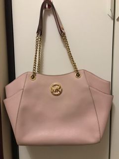 （分類：）位於 。 由 celiasiuyl 提交（商品編號 1164277700，圖片 1）。簡介： 。