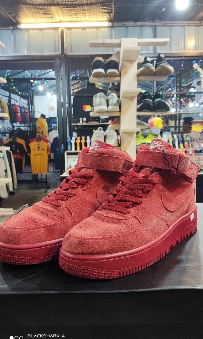 Nike air force cheap 1 mid red suede