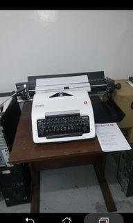 Olympia SG3 Manual Typewriter