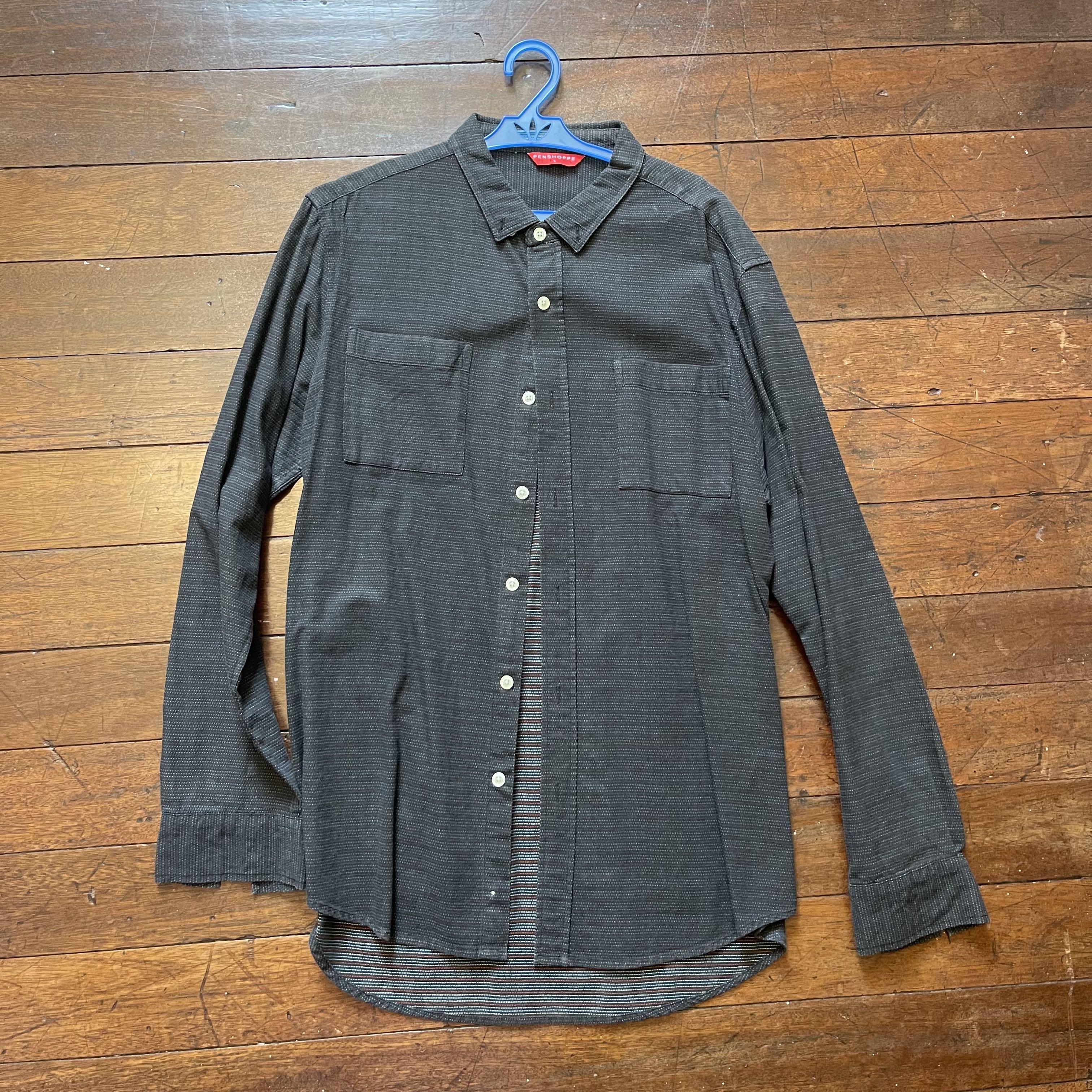 Penshoppe Black Long Sleeves Large (Category: Tshirts & Polo Shirts ) located in Cavite. Submitted by jb_cuevas (Listing ID 1164302781, Image 1). Description: .