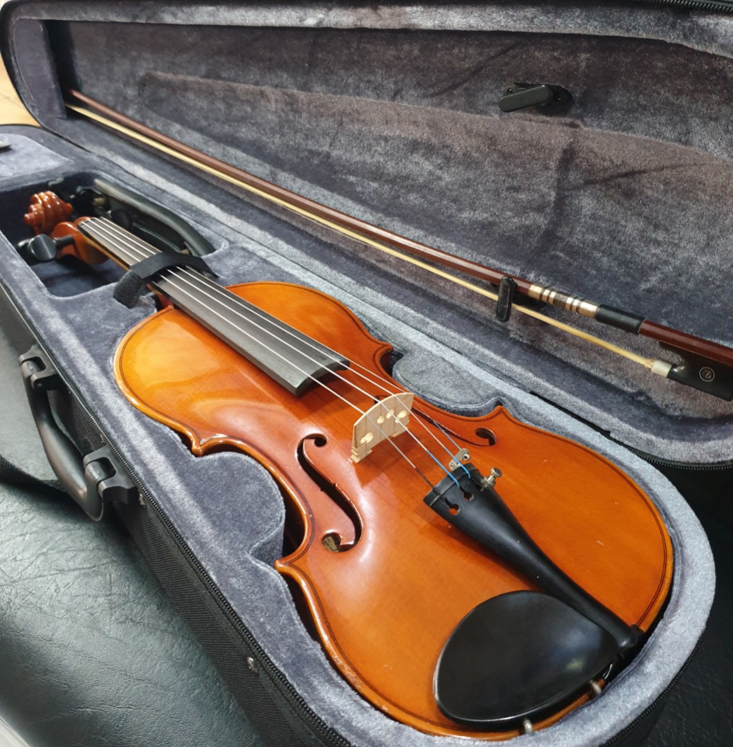 Suzuki No. 200 Violin 4/4, Hobbies & Toys, Music & Media, Musical 