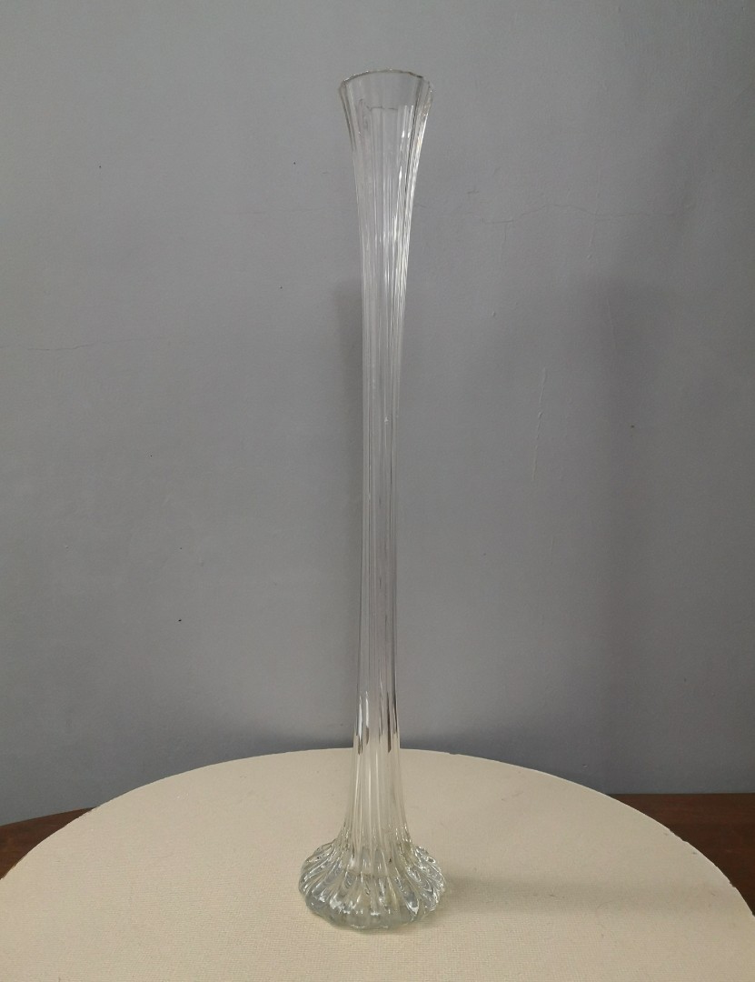 Tall thin glass vase, Furniture & Home Living, Home Decor, Vases & Decorative Bowls on Carousell