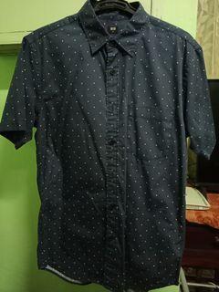 Uniqlo Basic Dotted Button-up Shirt (Short Sleeved Polo)