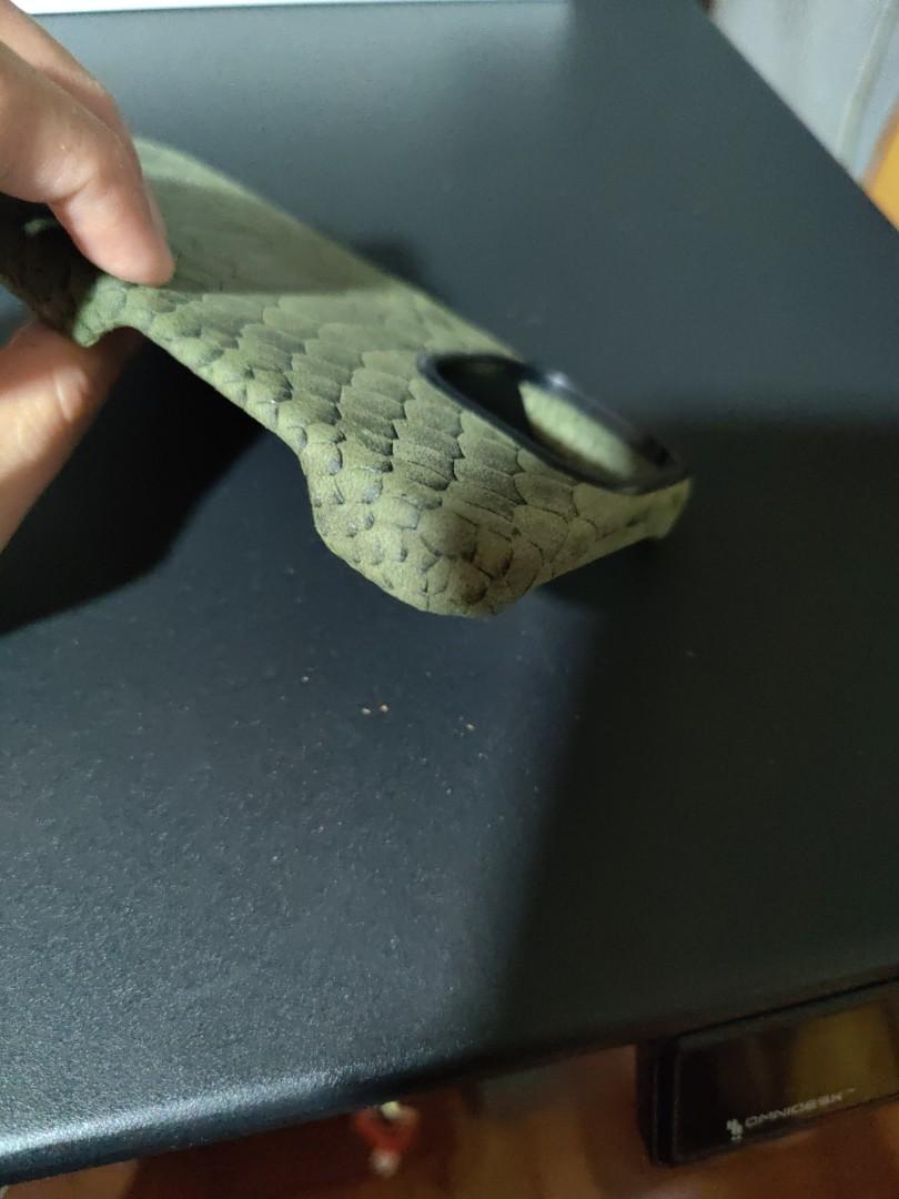 Vaja grip case iphone 13 pro max kobra jungle leather, Mobile Phones