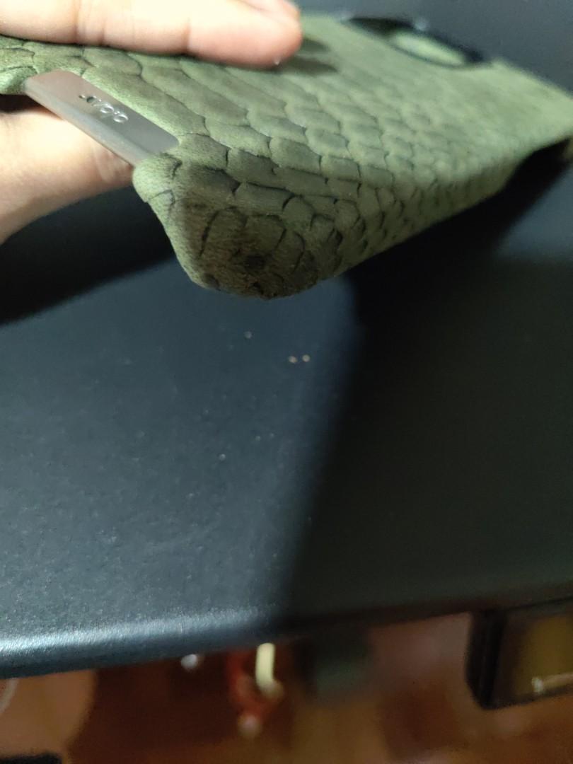 Vaja grip case iphone 13 pro max kobra jungle leather, Mobile Phones