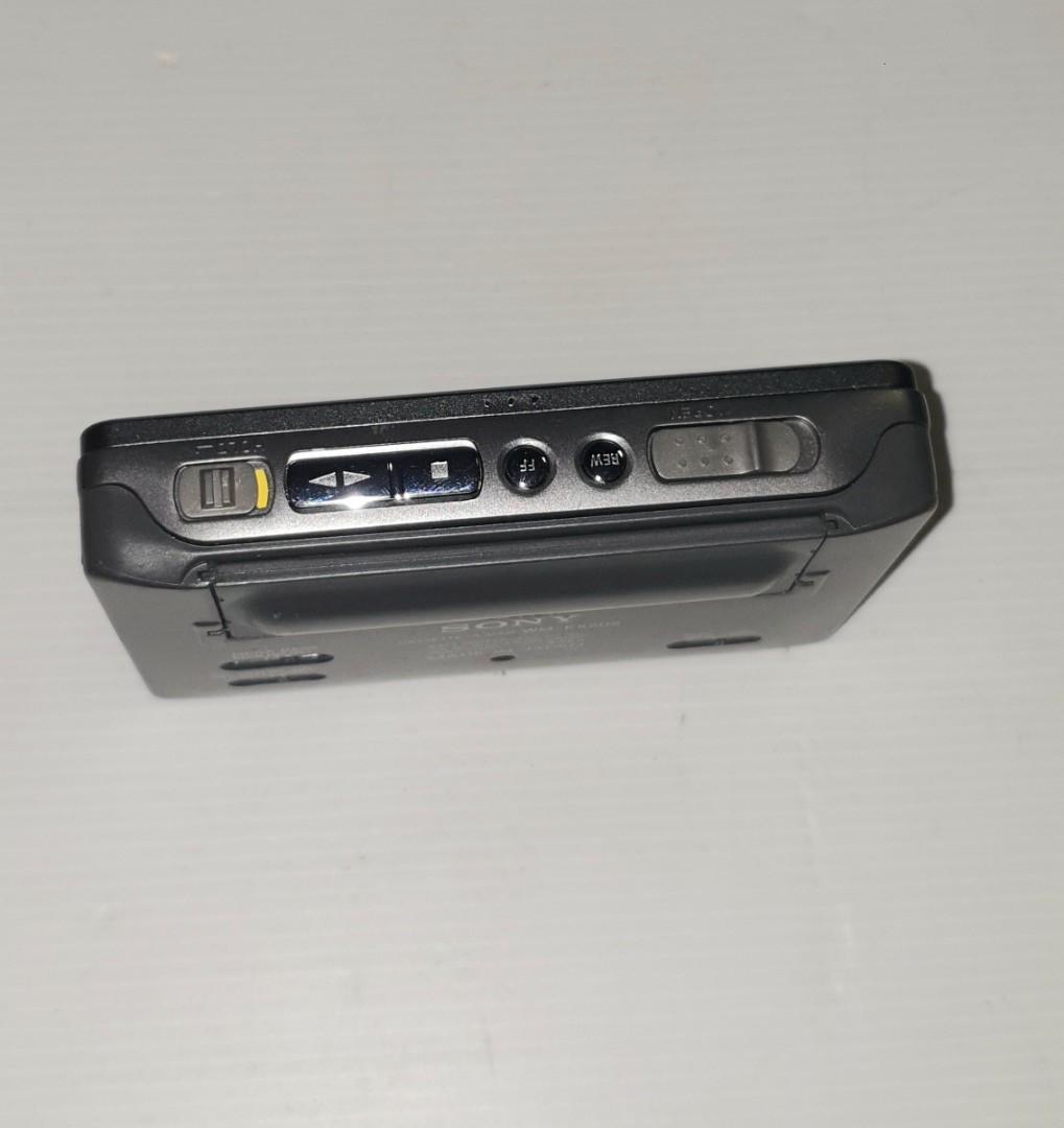 SONY WALKMAN CASSETTE Player WM-101 Junk As is £200.56 - PicClick UK