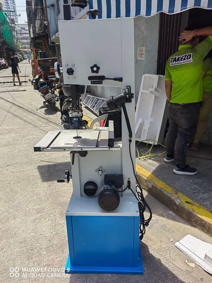 Wood Band saw machine, Commercial & Industrial, Construction Tools