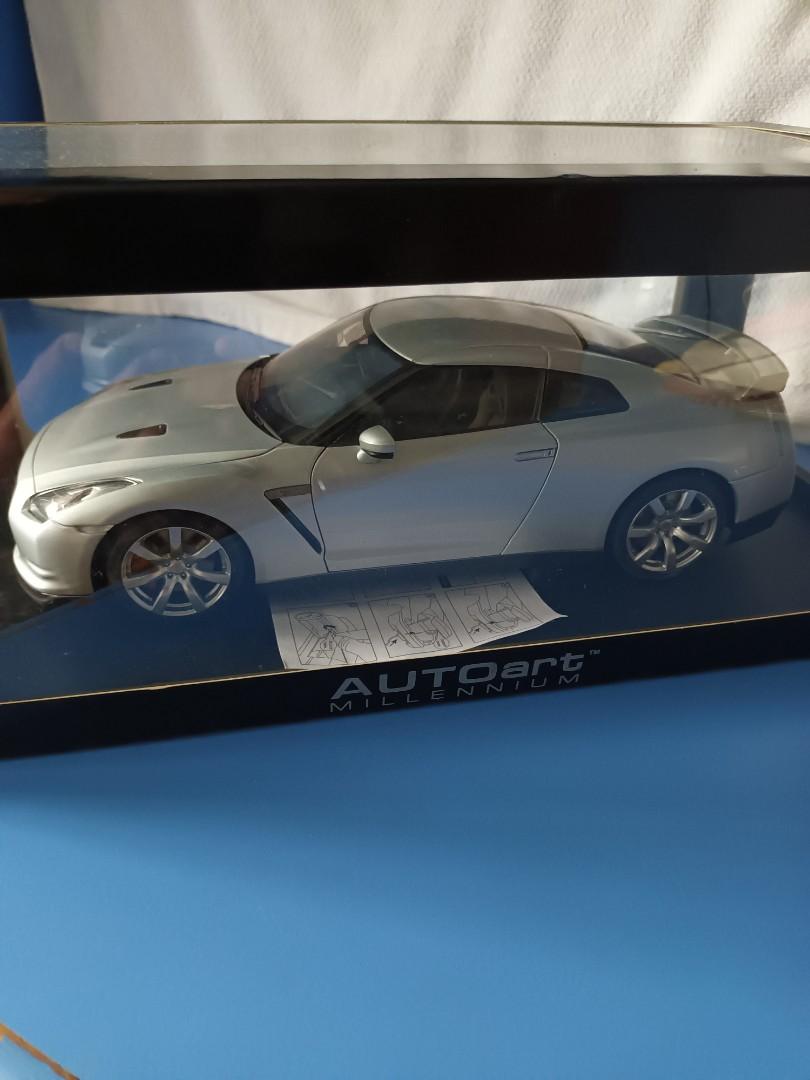 02 NISSAN cars:AUTOart MILLENNIUM 1:18 NISSAN GT-R R35 (Silver 