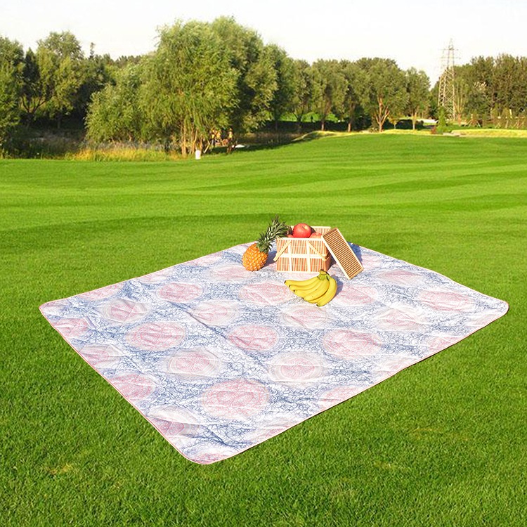 152cm X 1cm 便攜折疊優雅圖案防水野營野餐戶外墊152cm X 1cm Portable Folding Elegant Pattern Waterproof Camping And Picnic Outdoor Mat 運動產品 行山及露營 Carousell