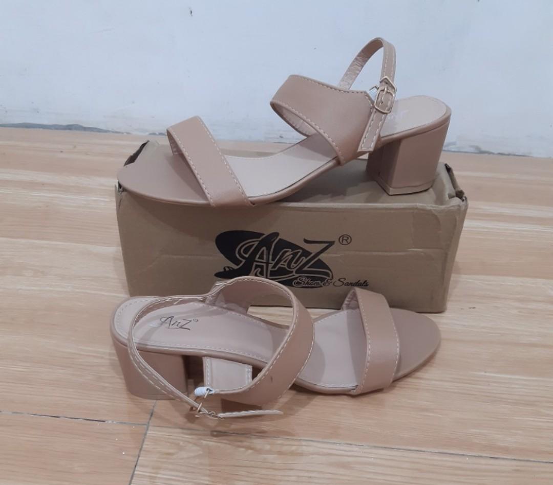 2 strap heels (Category: Heels) located in Quezon City. Submitted by kienx (Listing ID 1169672563, Image 1). Description: pm for nego Brand new Size 7 Color nude Rfs. Hindi nagagamit.