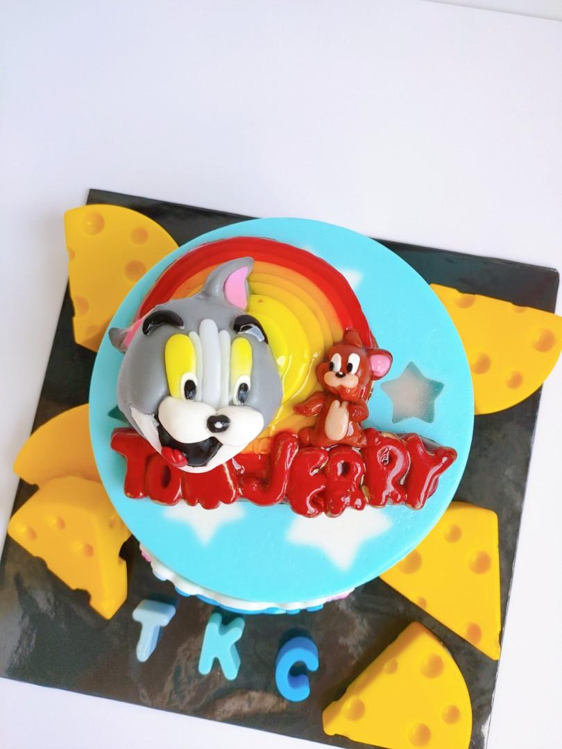 6" Tom & Jerry's Jelly Cake, Food & Drinks, Homemade Bakes on Carousell