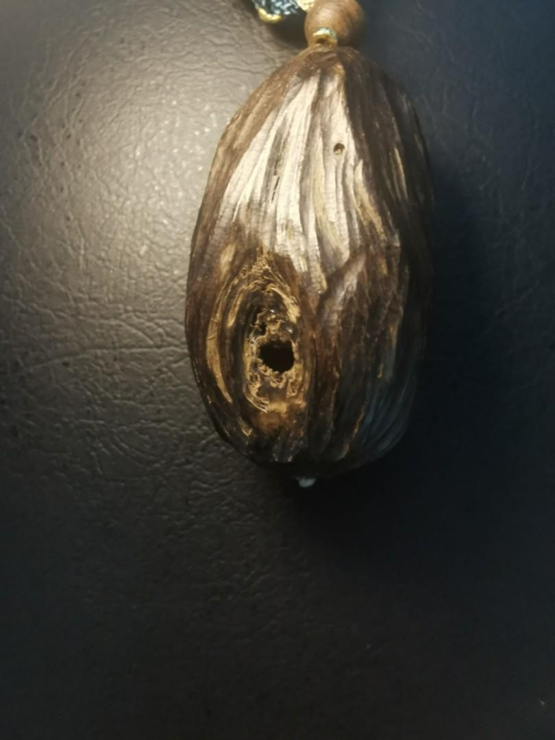 Agarwood pendant deals