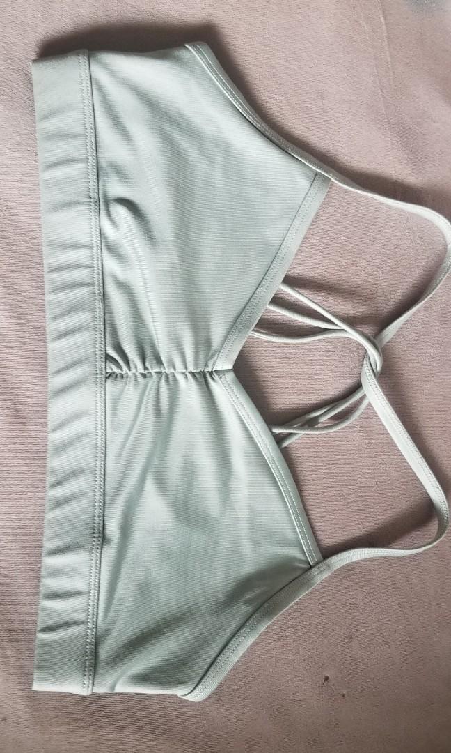 Alo yoga Sunny Strappy Bra Mint Green Large chest 31-36, Women's Fashion,  Activewear on Carousell