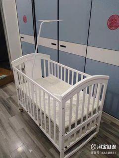 Baby cot (rockable) with wheels + mattress