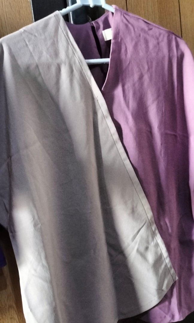 Baju dua warna, Fesyen Wanita, Pakaian Wanita, Atasan di Carousell