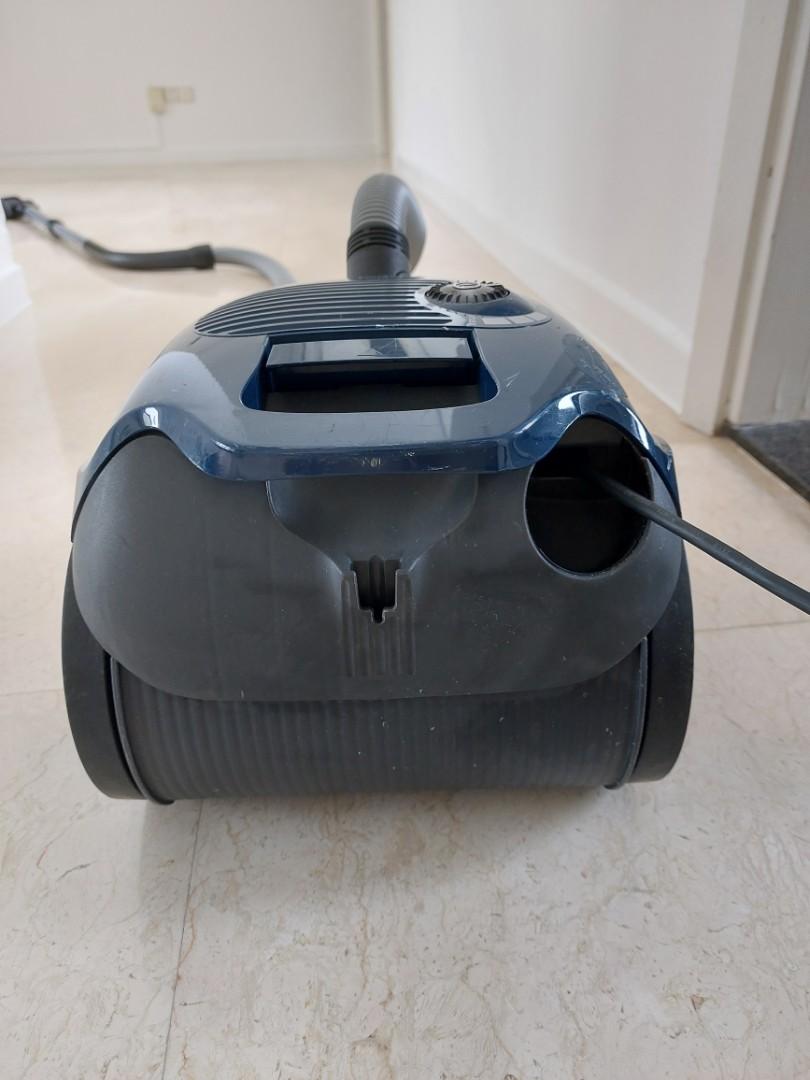 Bosch HEPA 2000W, TV & Home Appliances, Vacuum Cleaner & Housekeeping