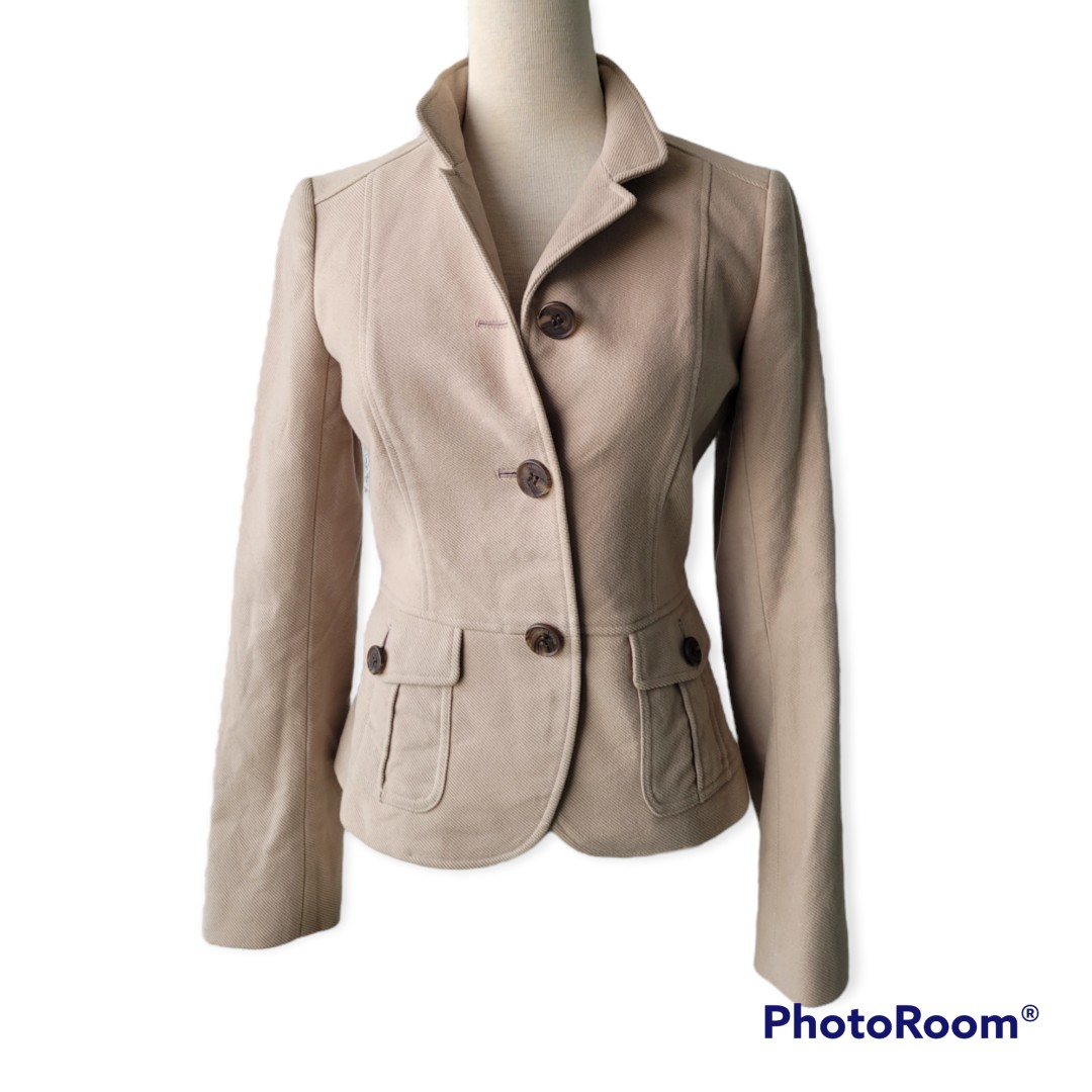 Burberry Blue Label Beige Cotton Blend Button Front Blazer, Women's  Fashion, Coats, Jackets and Outerwear on Carousell