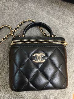 （分類：）位於 。 由 luxury__shopper 提交（商品編號 1169714933，圖片 1）。簡介： 。