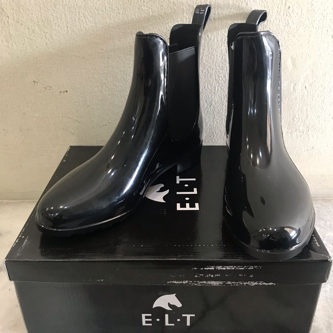 Equestrian chelsea boots store