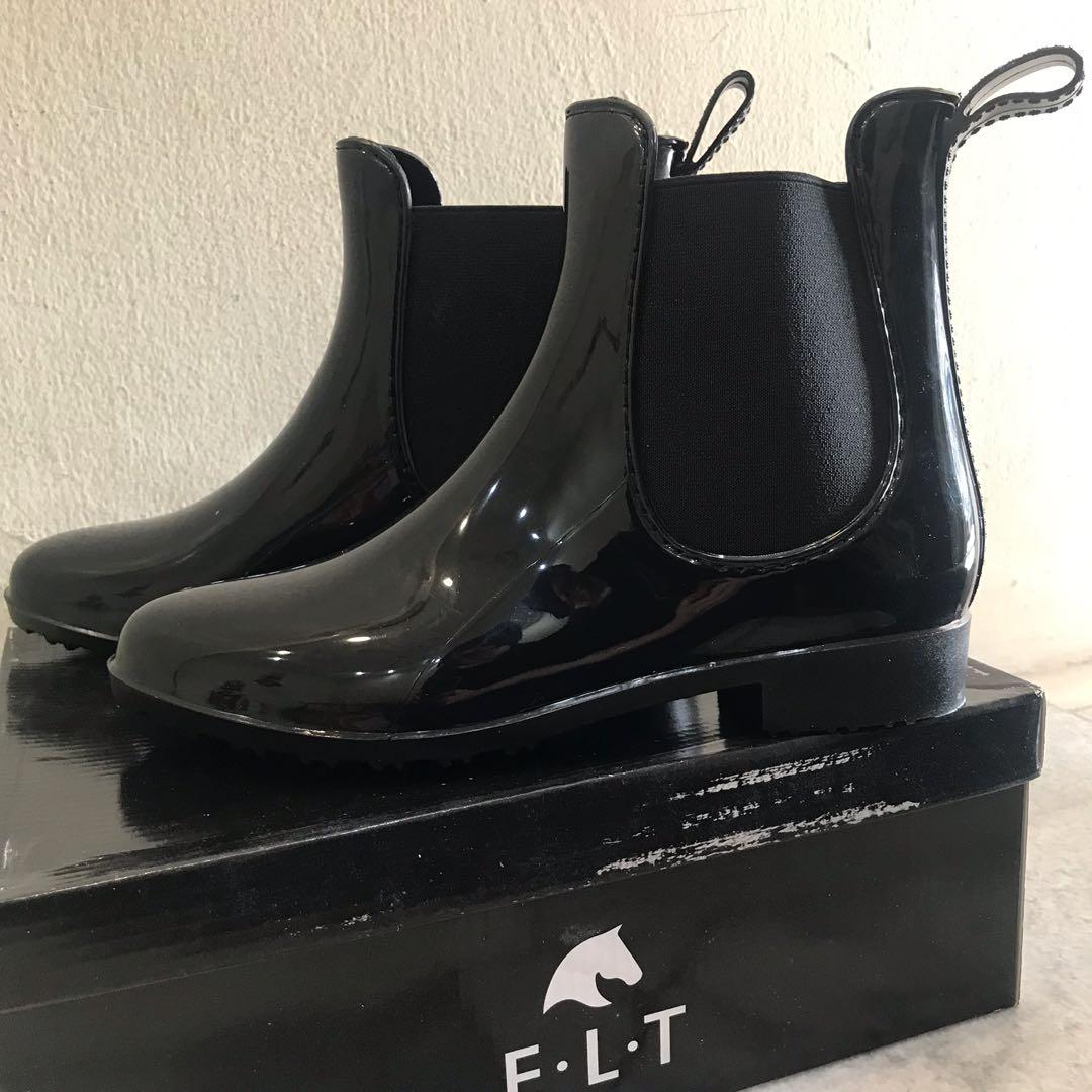 Equestrian chelsea sales boots