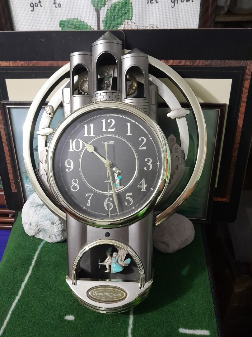Citizen Pendulum clock hummingbird, hourly chime, working pendulum and clock, new batteries