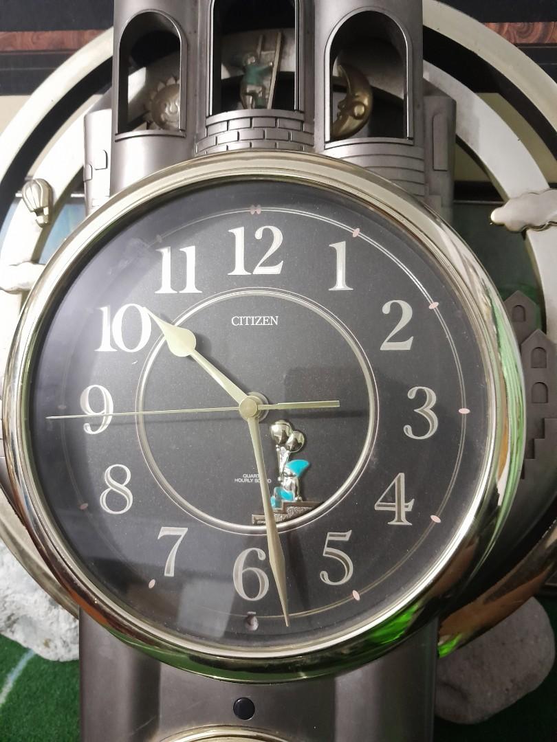 Citizen Pendulum clock hummingbird, hourly chime, working pendulum and