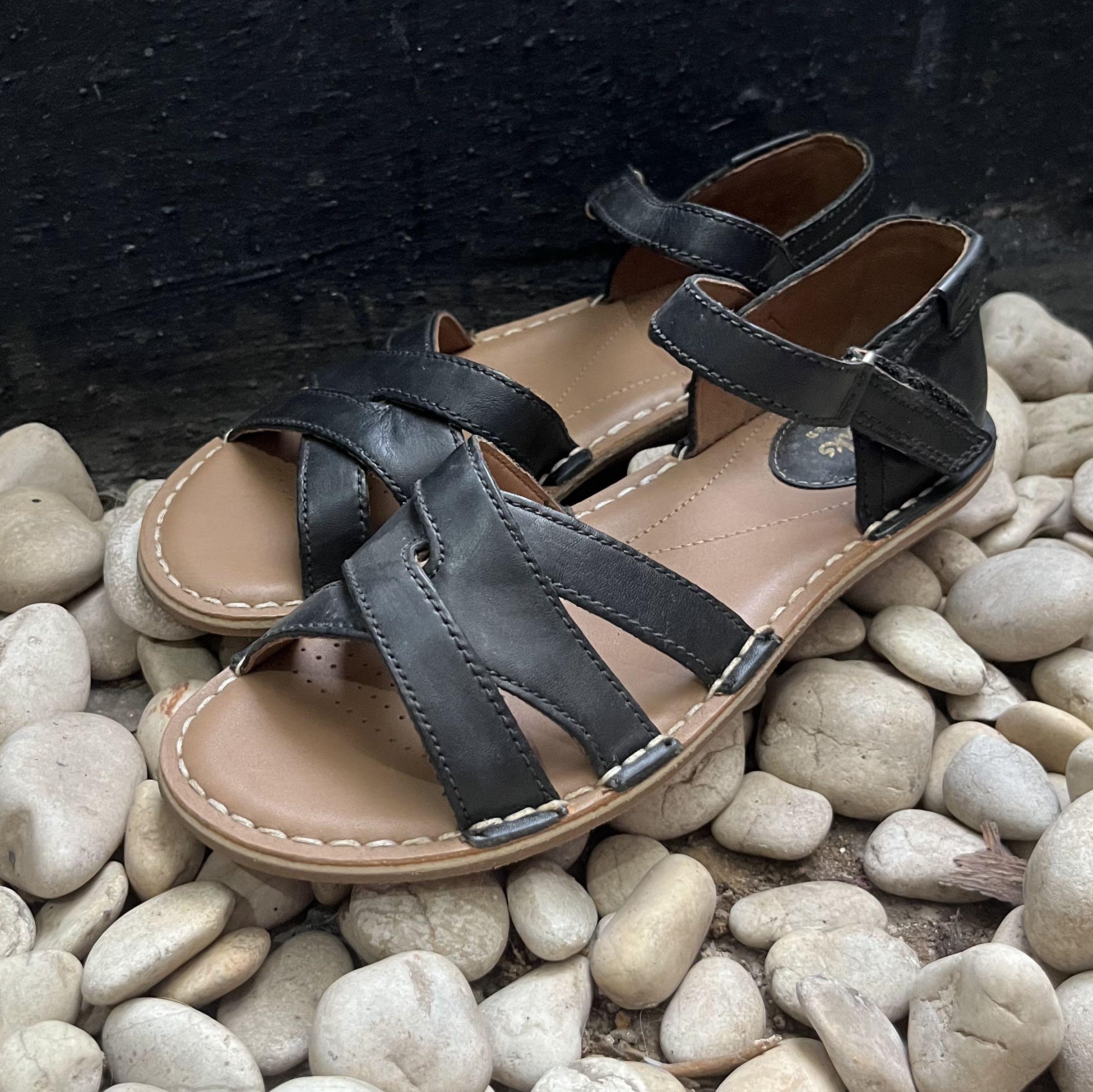Clarks Black Flat Sandals Tustin Sahara Sepatu Sandal Hitam