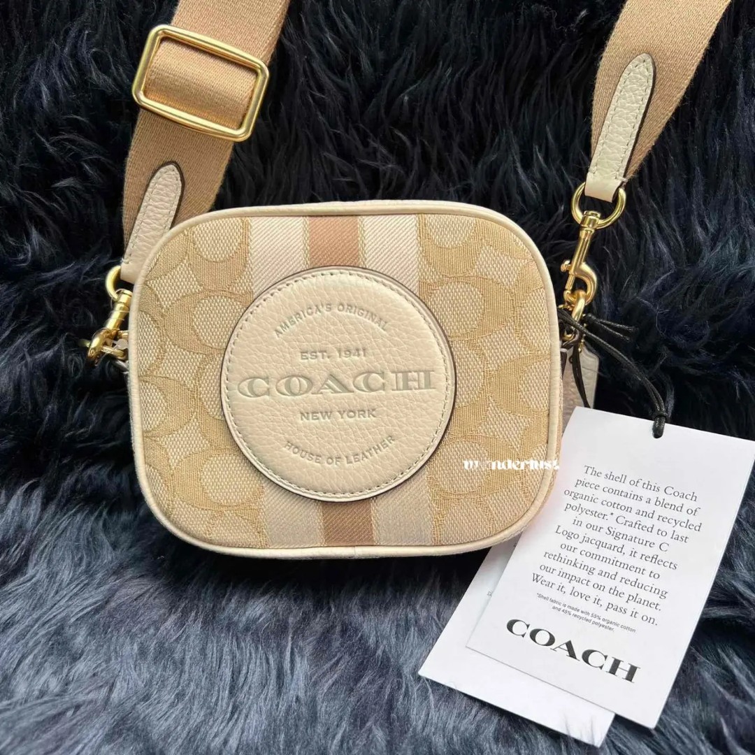 Coach Dempsey Camera Bag, Women's Fashion, Bags & Wallets, Crossbody