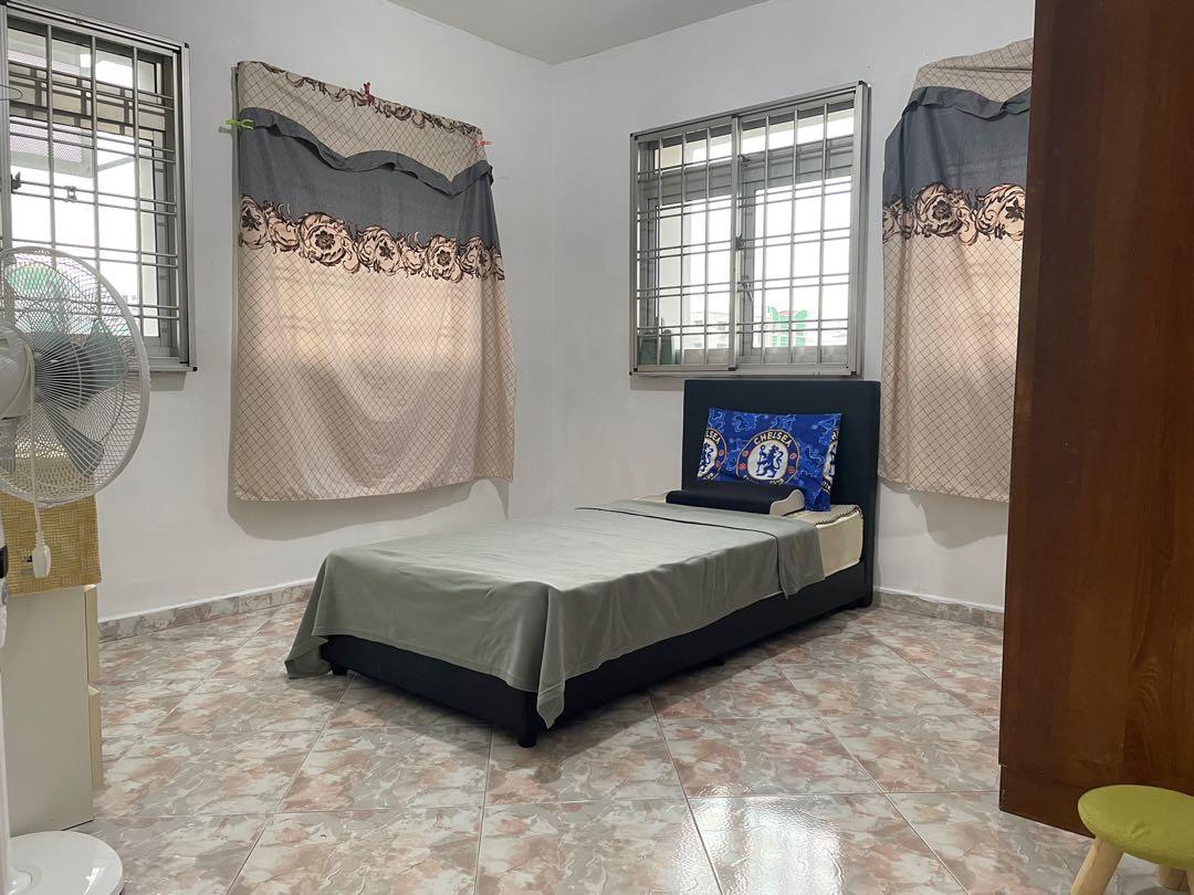 Room 710 Very Spacious Common Room - 710 Jurong West Street 71, Property ...