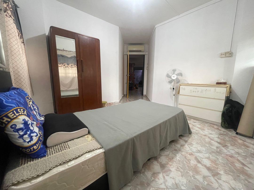 Room 710 Very Spacious Common Room - 710 Jurong West Street 71, Property ...