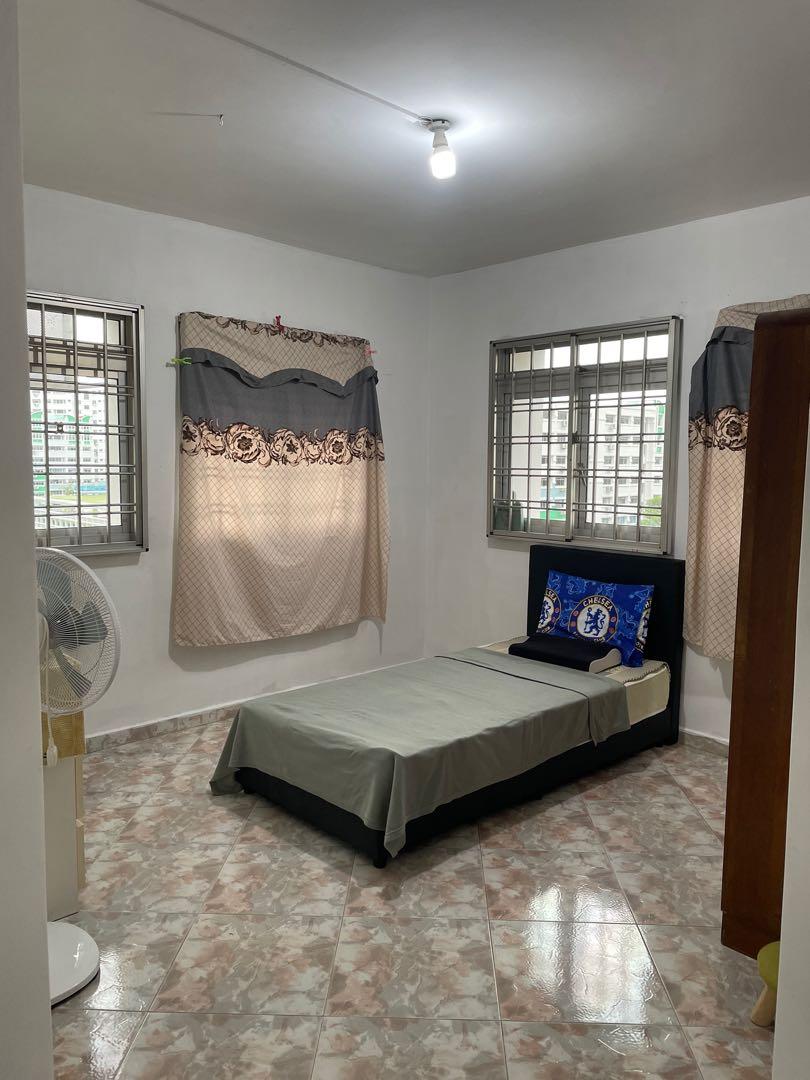 Room 710 Very Spacious Common Room - 710 Jurong West Street 71, Property ...