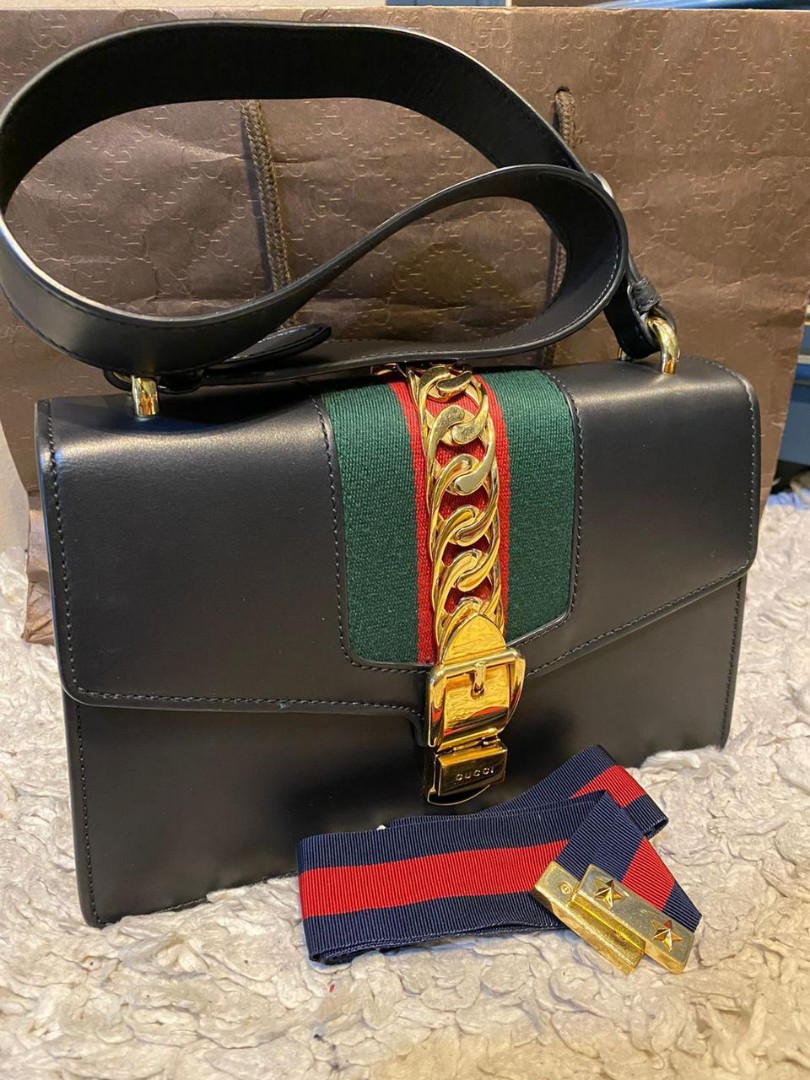 fast sale✓Gucci Sylvie black small sz 