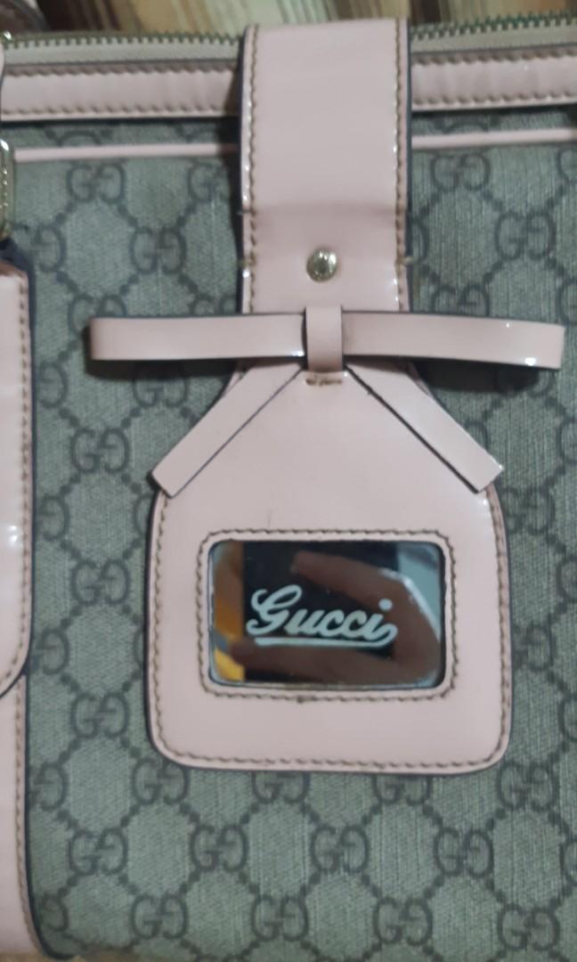 Gucci Doctors Bag (Category: Luxury Bags & Wallets) located in Antipolo. Submitted by mhay. (Listing ID 1169790209, Image 2). Description: Gucci Doctors Bag Preloved. Used but not abused. Pm me for other details..