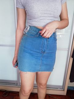 (Category: ) located in . Submitted by abbyy.wardrobe (Listing ID 1169740330, Image 1). Description: .